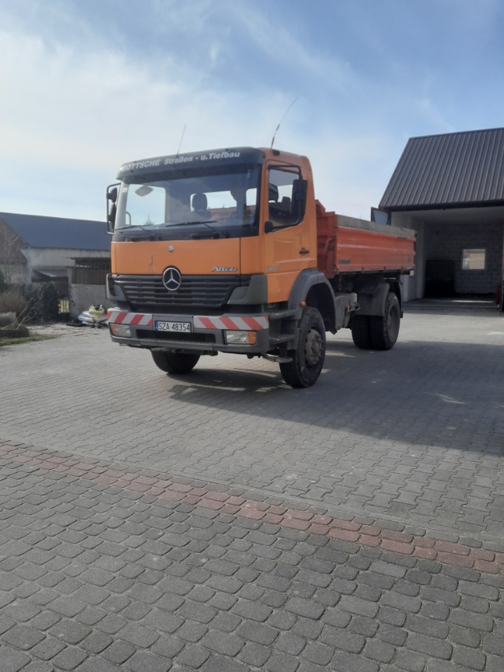 Minikoparka z młotem hydraulicznym - wykopy Zawiercie